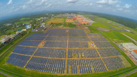 ÍNDIA REVELA PRIMEIRO AEROPORTO DO MUNDO A FUNCIONAR SÓ COM ENERGIA SOLAR 30/08/15